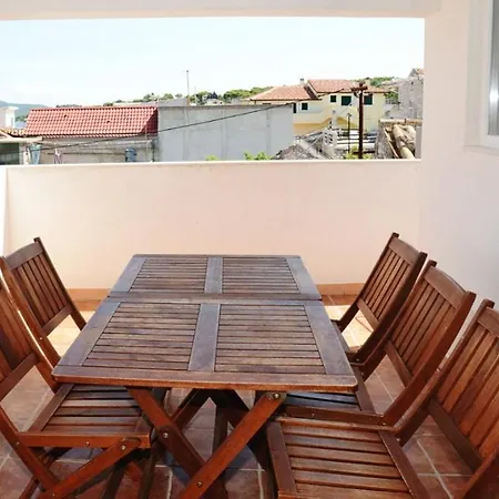 Summer Laterna Apartment Tisno